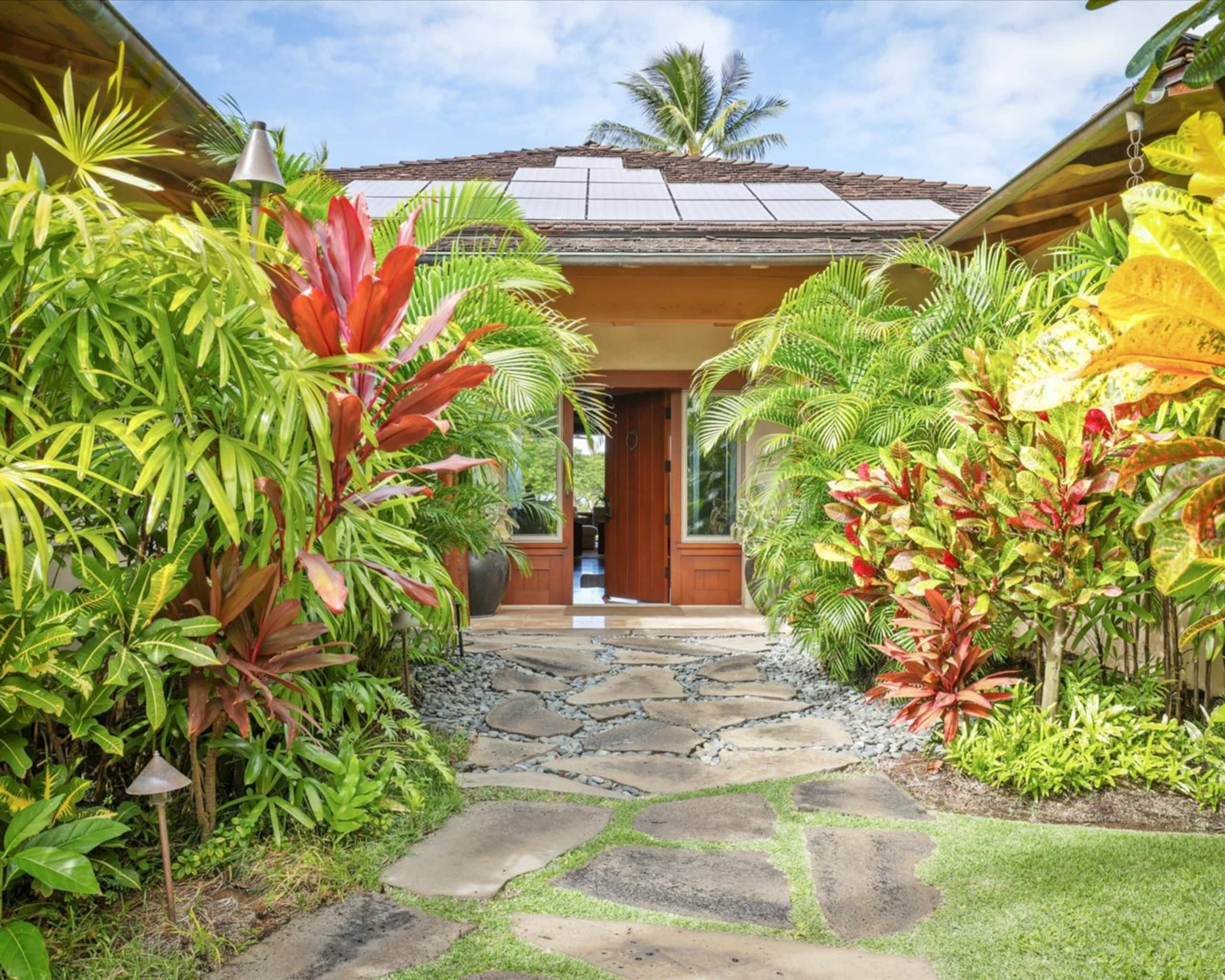 Home in Kailua-Kona · ★5.0 · 3 bedrooms · 4 beds · 3.5 baths - Image 3