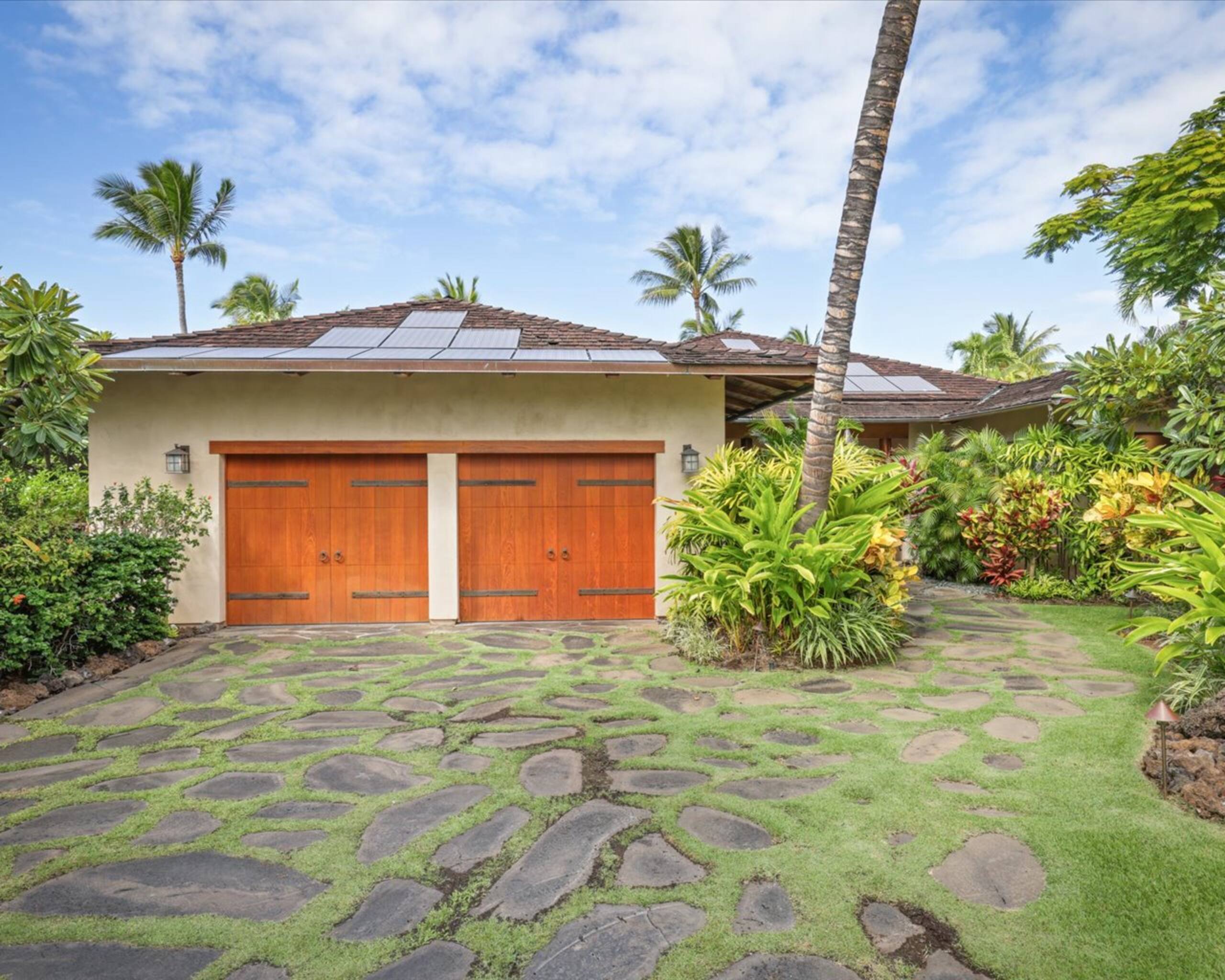 Home in Kailua-Kona · ★5.0 · 3 bedrooms · 4 beds · 3.5 baths - Image 52