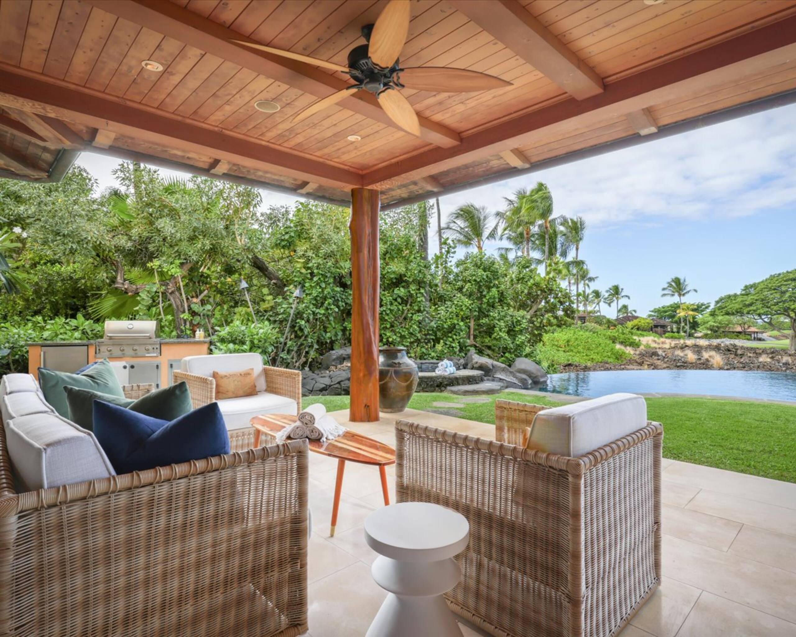 Home in Kailua-Kona · ★5.0 · 3 bedrooms · 4 beds · 3.5 baths - Image 61