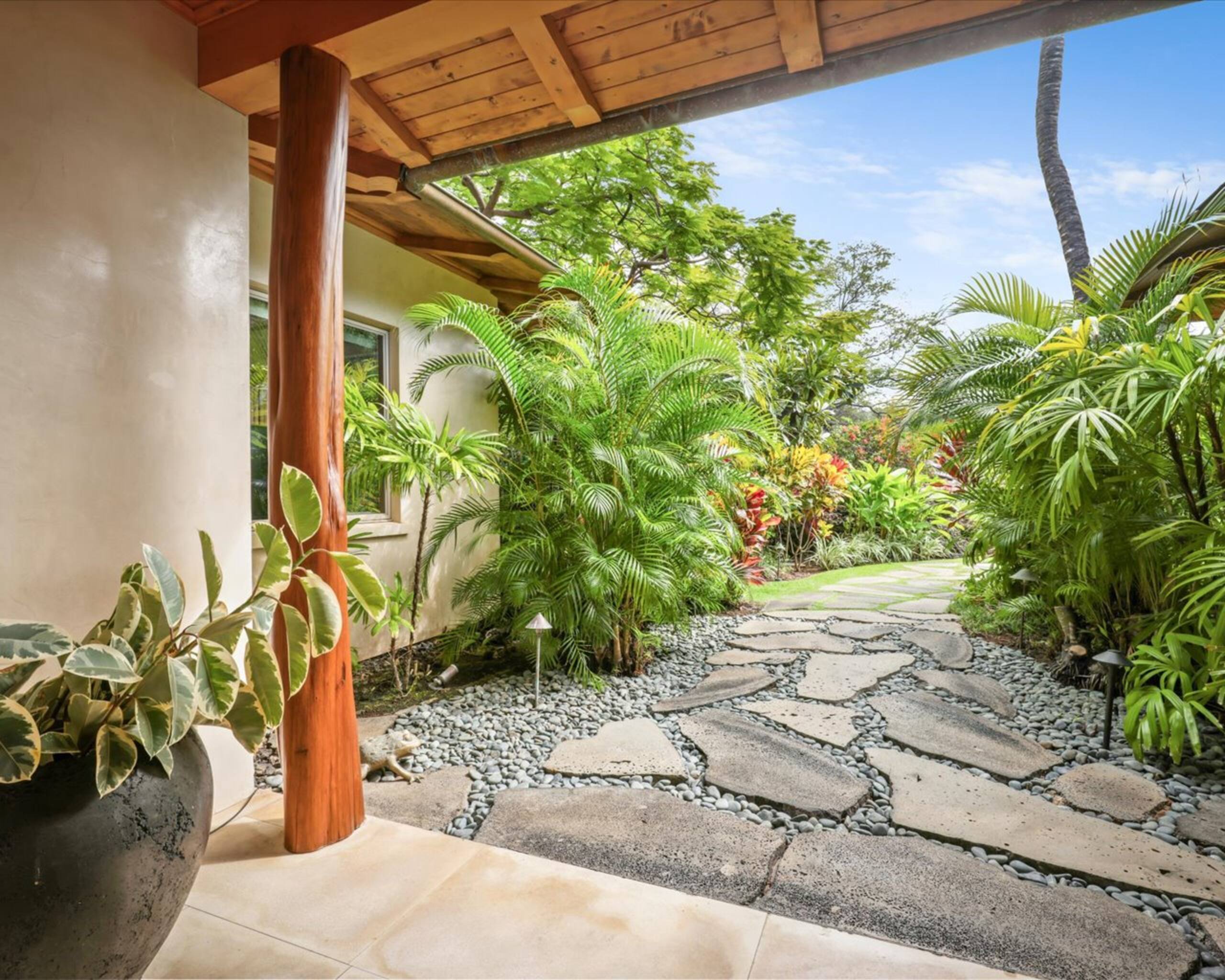 Home in Kailua-Kona · ★5.0 · 3 bedrooms · 4 beds · 3.5 baths - Image 54