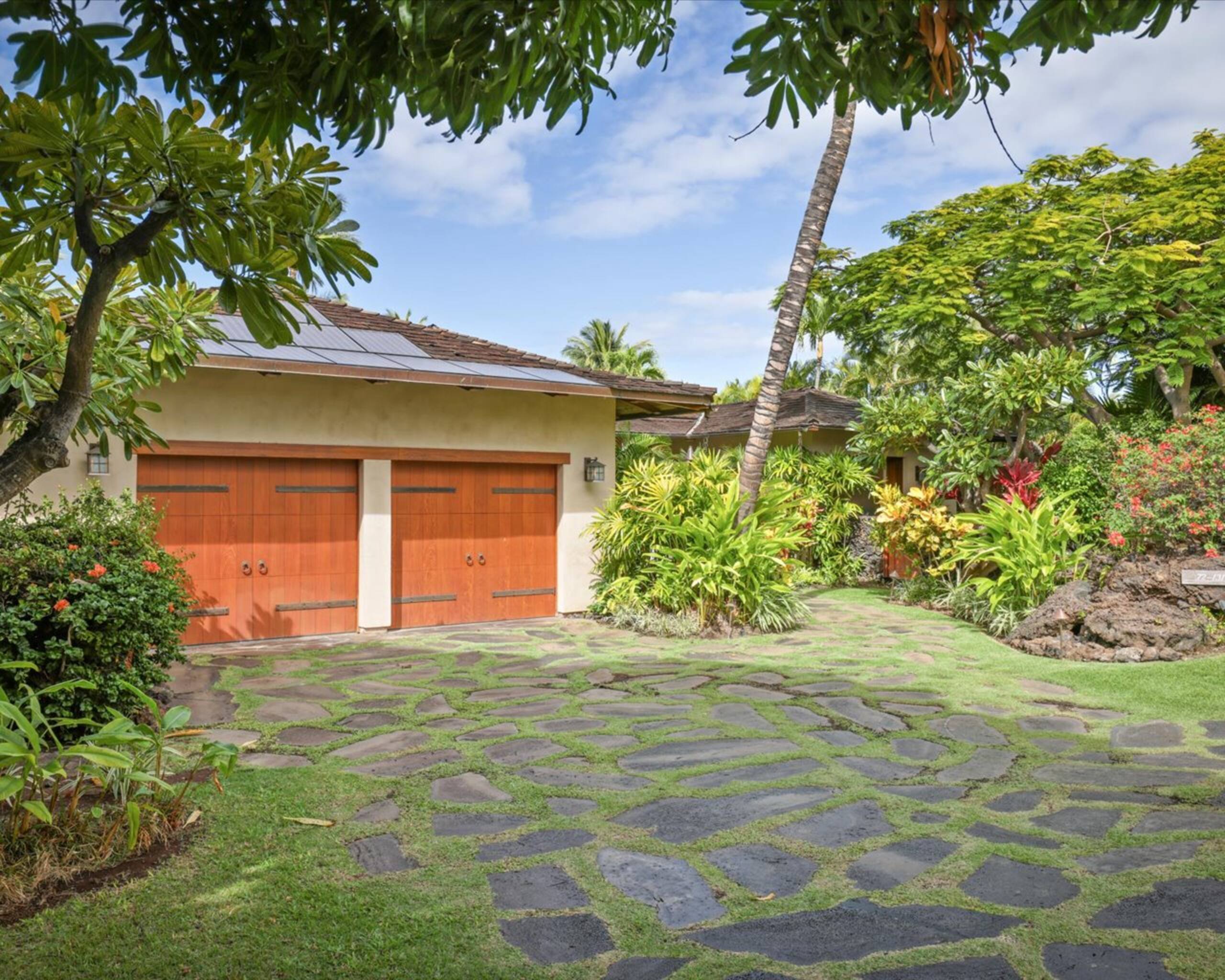 Home in Kailua-Kona · ★5.0 · 3 bedrooms · 4 beds · 3.5 baths - Image 51