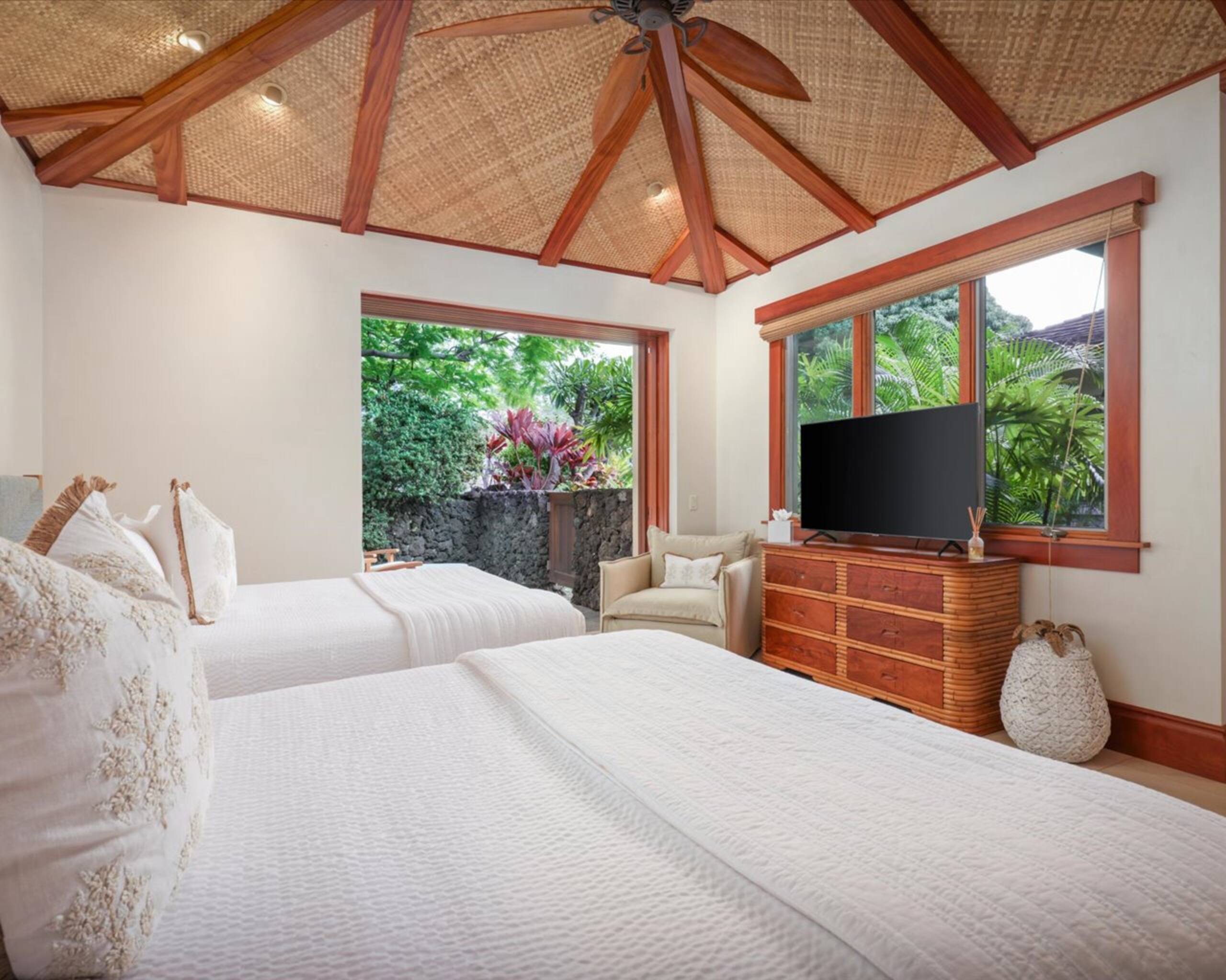 Home in Kailua-Kona · ★5.0 · 3 bedrooms · 4 beds · 3.5 baths - Image 75