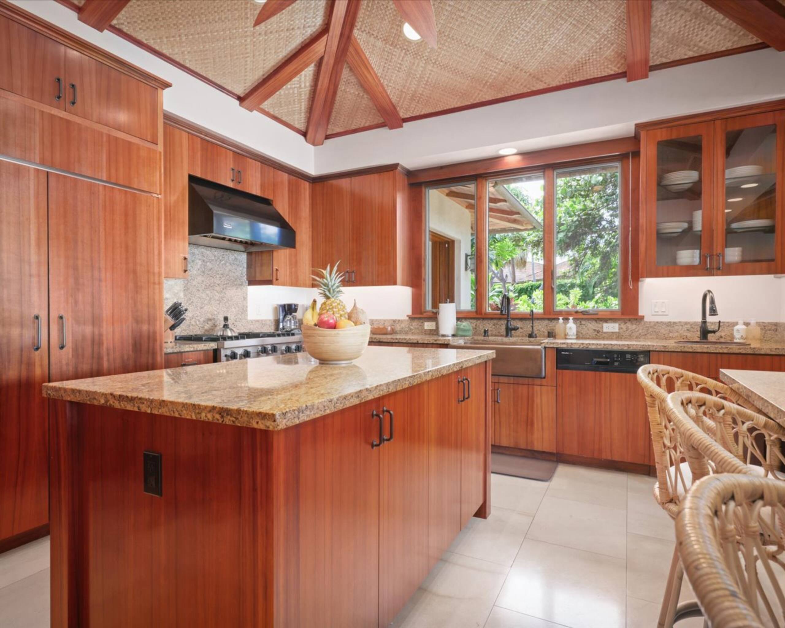 Home in Kailua-Kona · ★5.0 · 3 bedrooms · 4 beds · 3.5 baths - Image 11