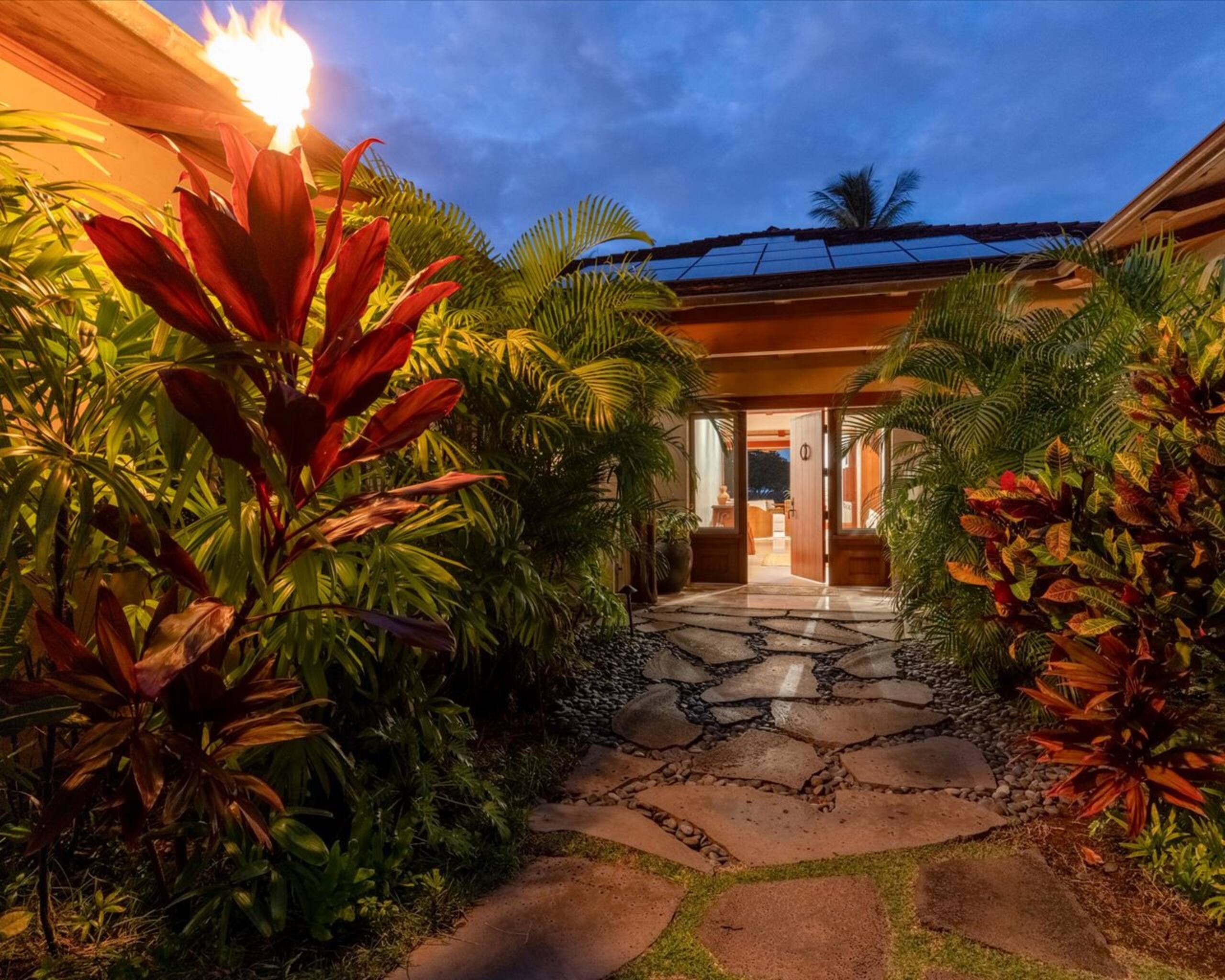Home in Kailua-Kona · ★5.0 · 3 bedrooms · 4 beds · 3.5 baths - Image 84