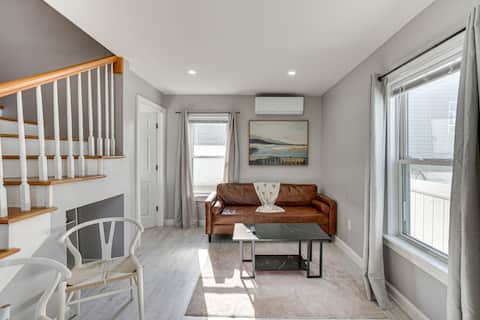 Entire Home 2BR/2BTH Quite Area with parking