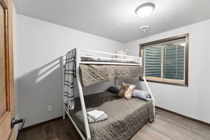 Подходяща за семейства стая с уютни двуетажни легла.