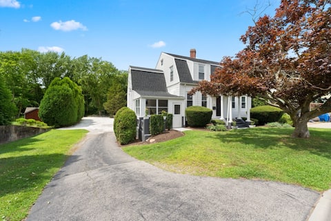 Spacious 4BR at Town Center | Walk to Everything!