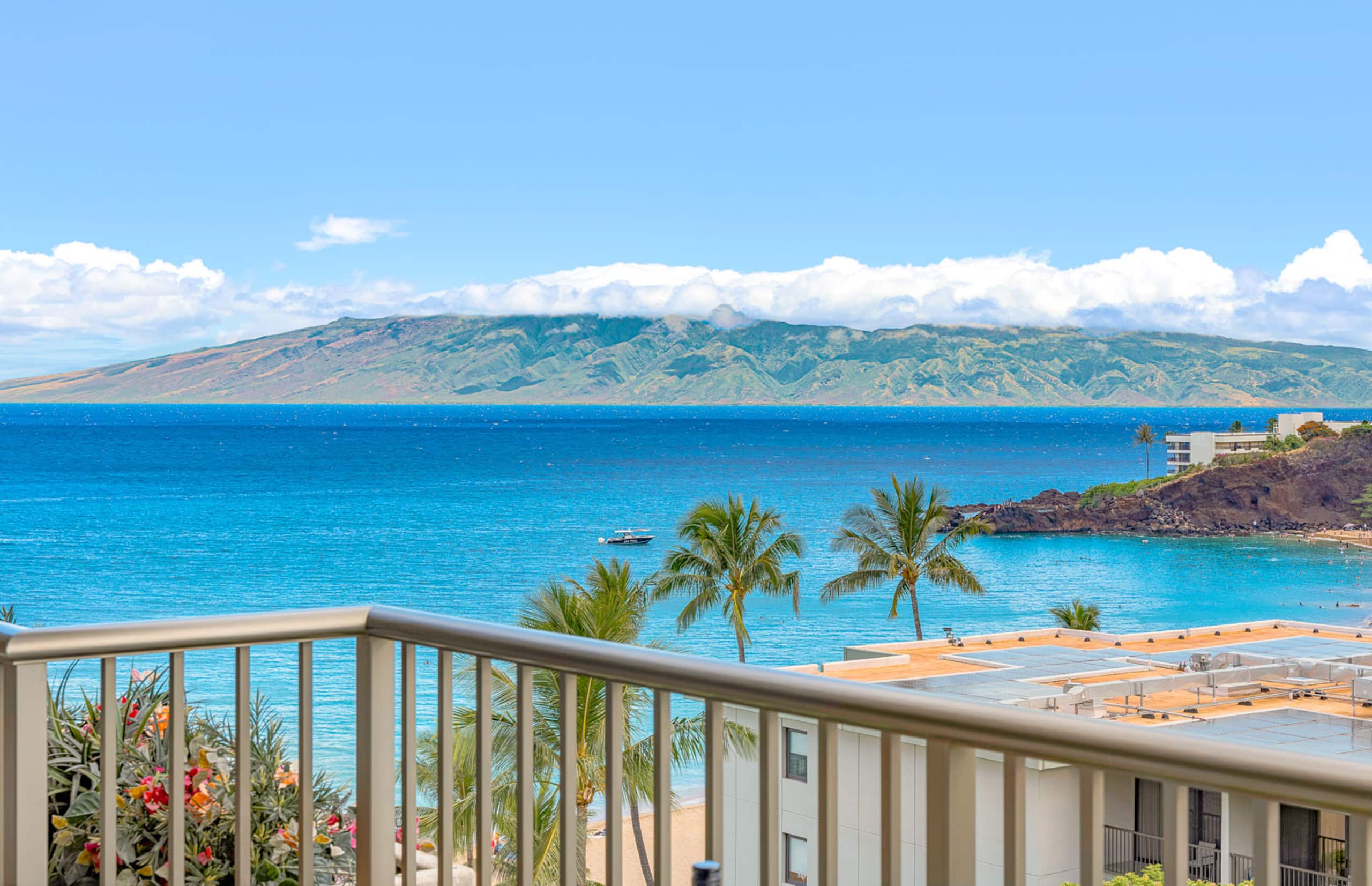 Condo in Lahaina · ★4.91 · Studio · 2 beds · 1 bath - Image 13