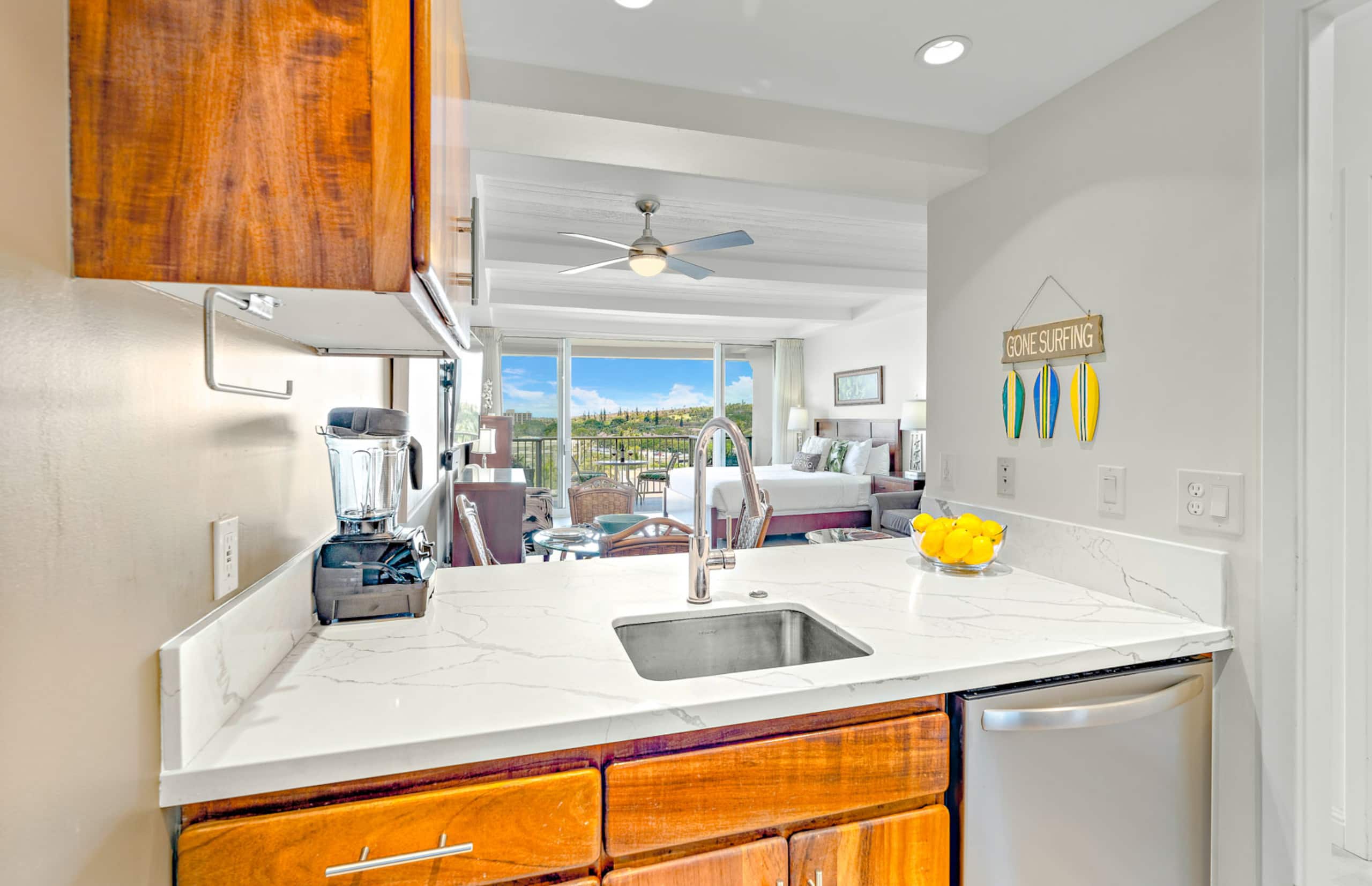 Condo in Lahaina · ★4.91 · Studio · 2 beds · 1 bath - Image 8