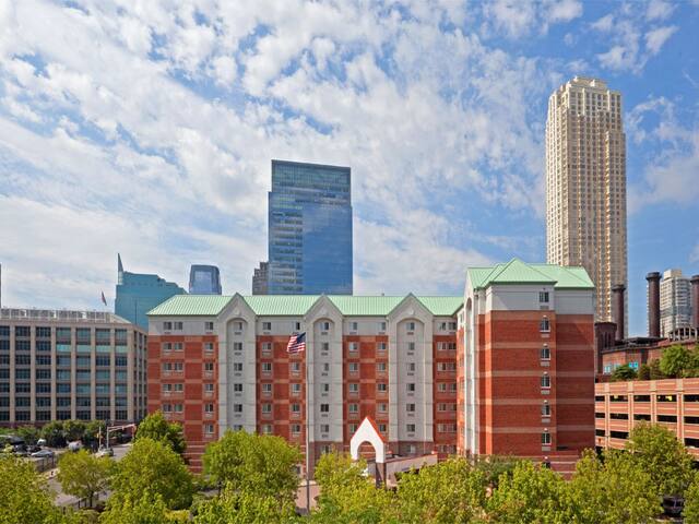 Visit Statue of Liberty! 2 Units, Scenic Views