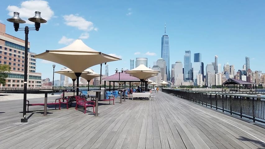 4 Relaxing Units, Near J. Owen Grundy Park gallery image 3