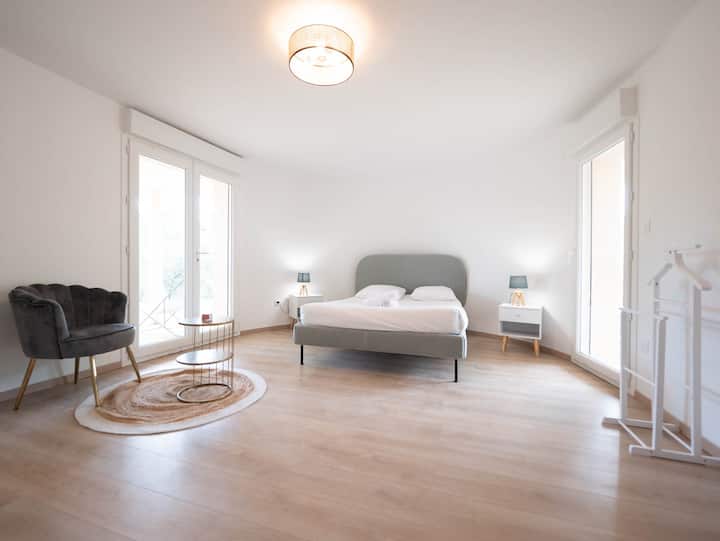 Spavaća soba 5: glavni apartman s privatnom kupaonicom i vanjskim pristupom 
