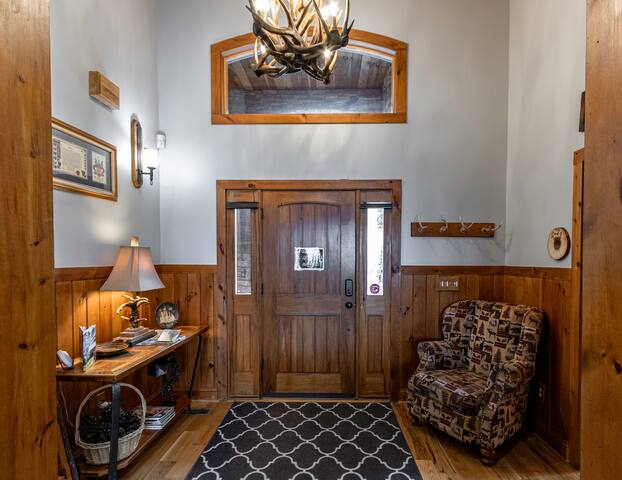 Resort Real Estate And Rentals managed Airbnb listing 1
