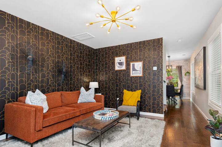 Sleeps 19 | 0.5mi to DT Asheville | Fire Pit & BBQ gallery image 5