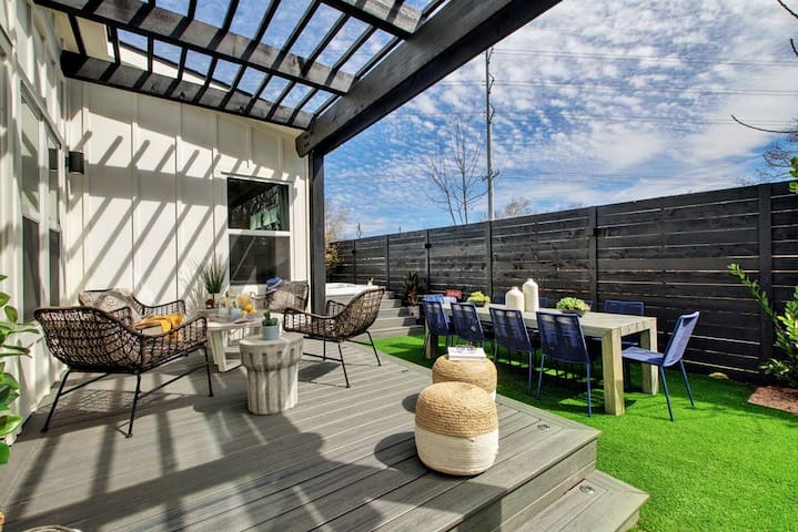 Newly Constructed Chic Home | Hot Tub