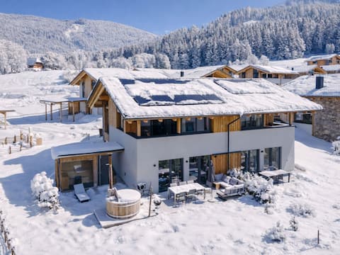 Nice ski in-ski out lodge with sauna and hottub
