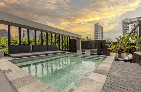 Modern Luxury Home Perfect for Couples & Families