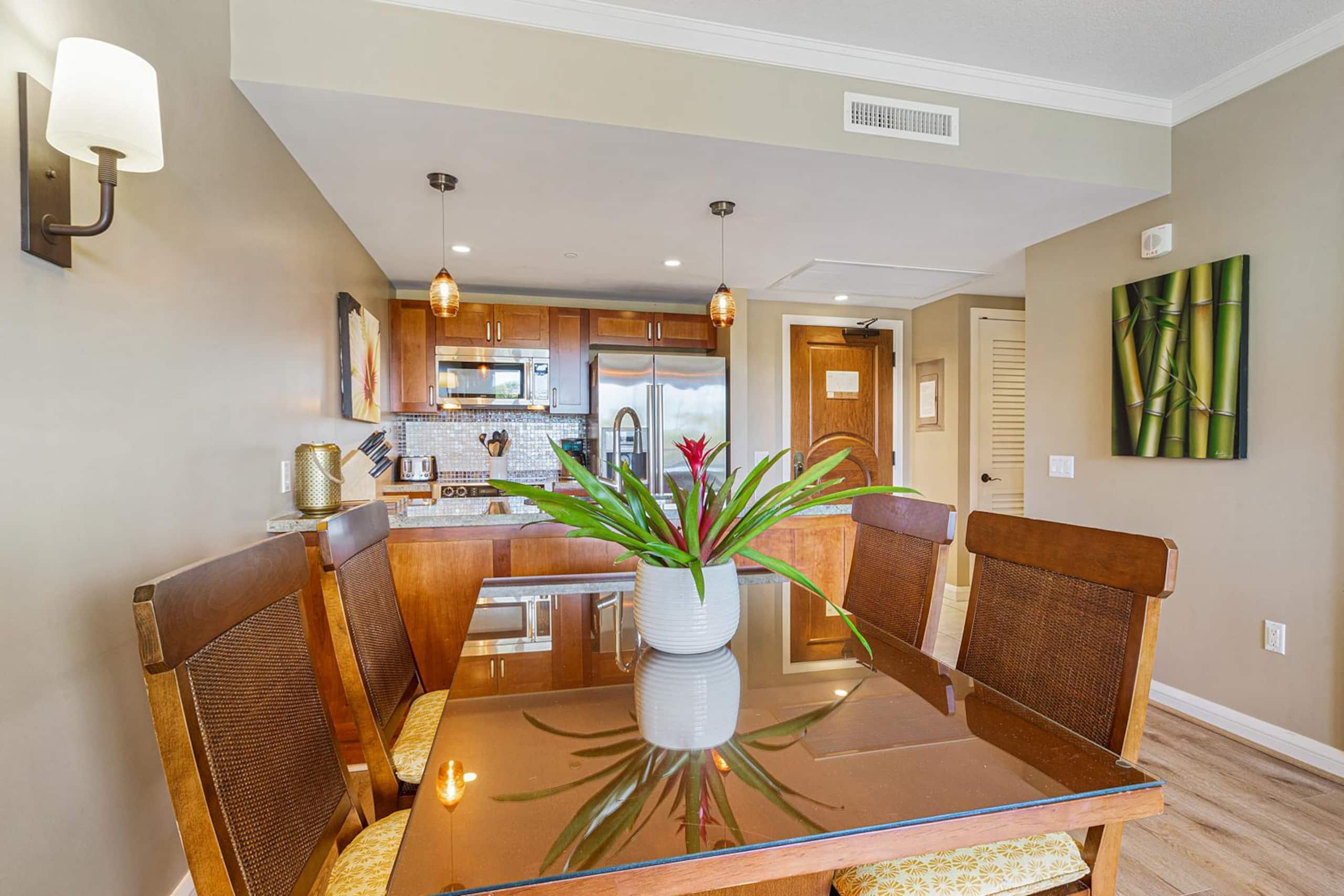Condo in Lahaina · ★4.93 · 1 bedroom · 2 beds · 1 bath - Image 13