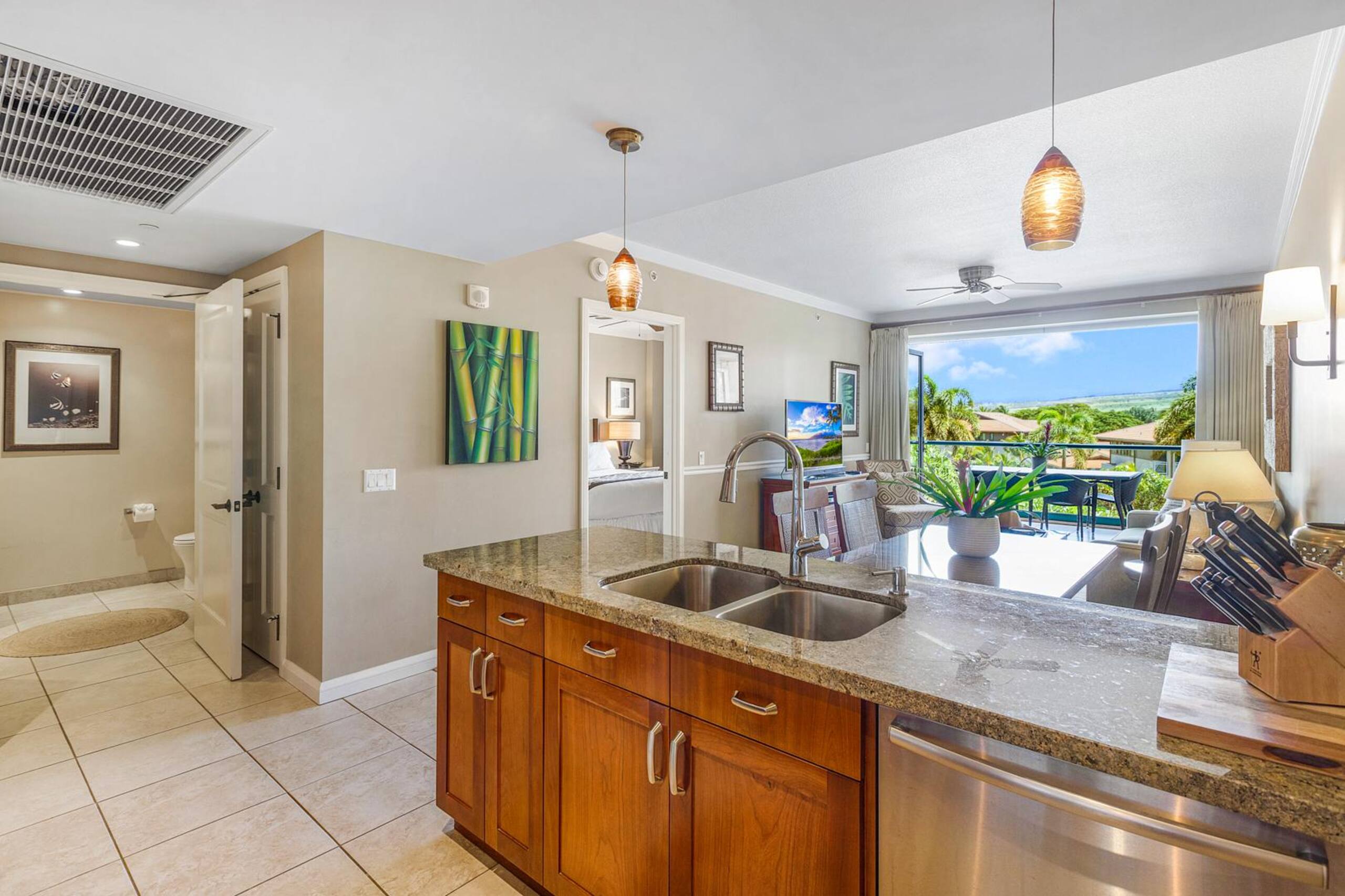 Condo in Lahaina · ★4.93 · 1 bedroom · 2 beds · 1 bath - Image 3