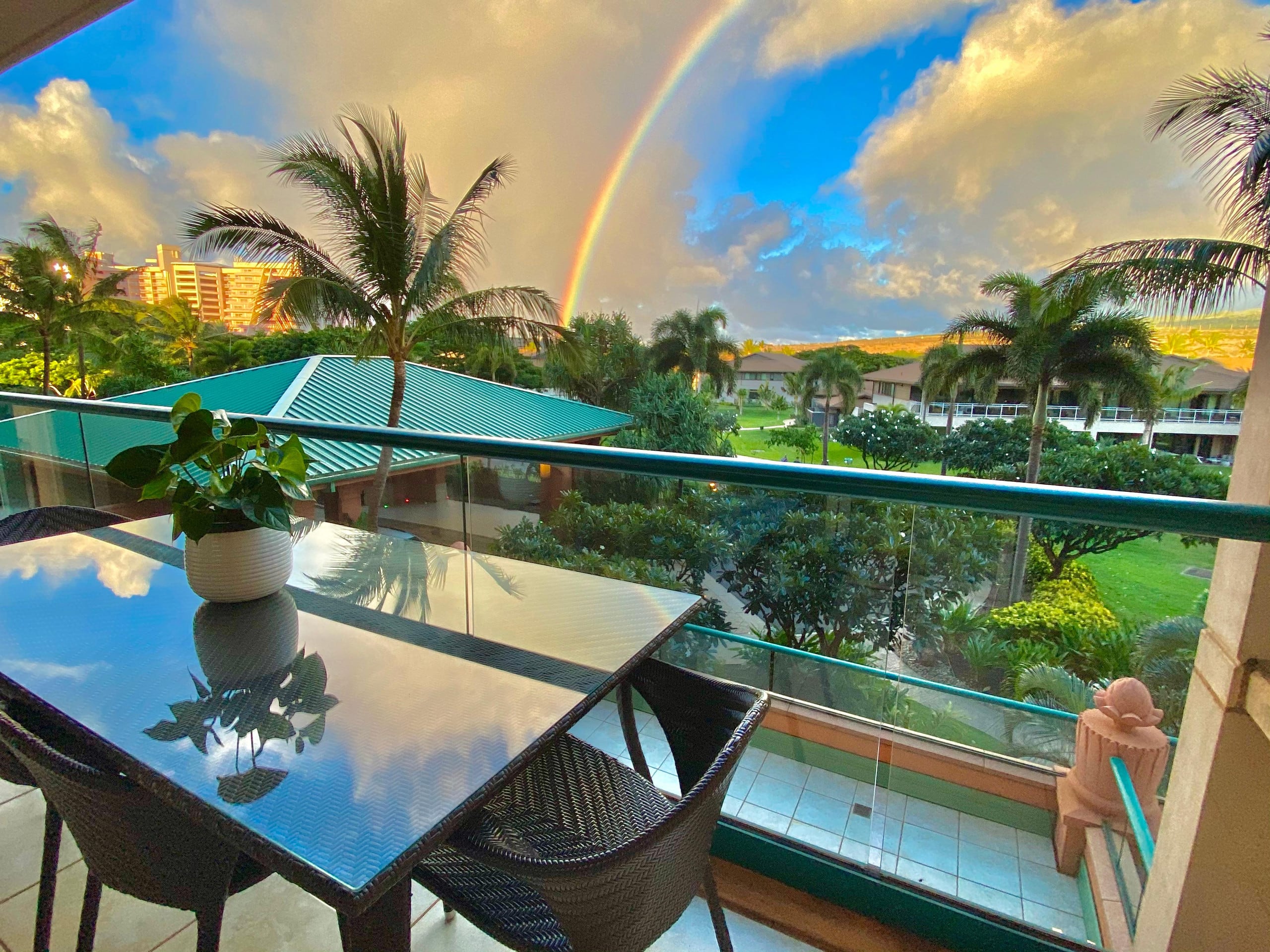 Condo in Lahaina · ★4.93 · 1 bedroom · 2 beds · 1 bath - Image 2