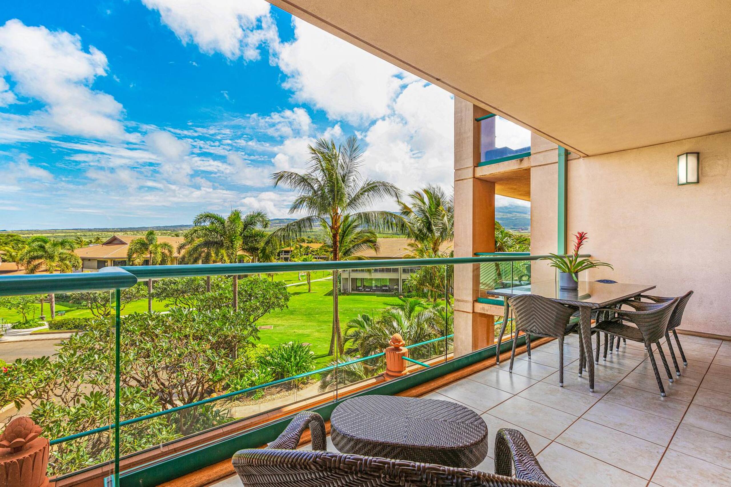 Condo in Lahaina · ★4.93 · 1 bedroom · 2 beds · 1 bath - Image 5
