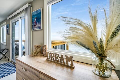 Sunset Beach Escape Lake House