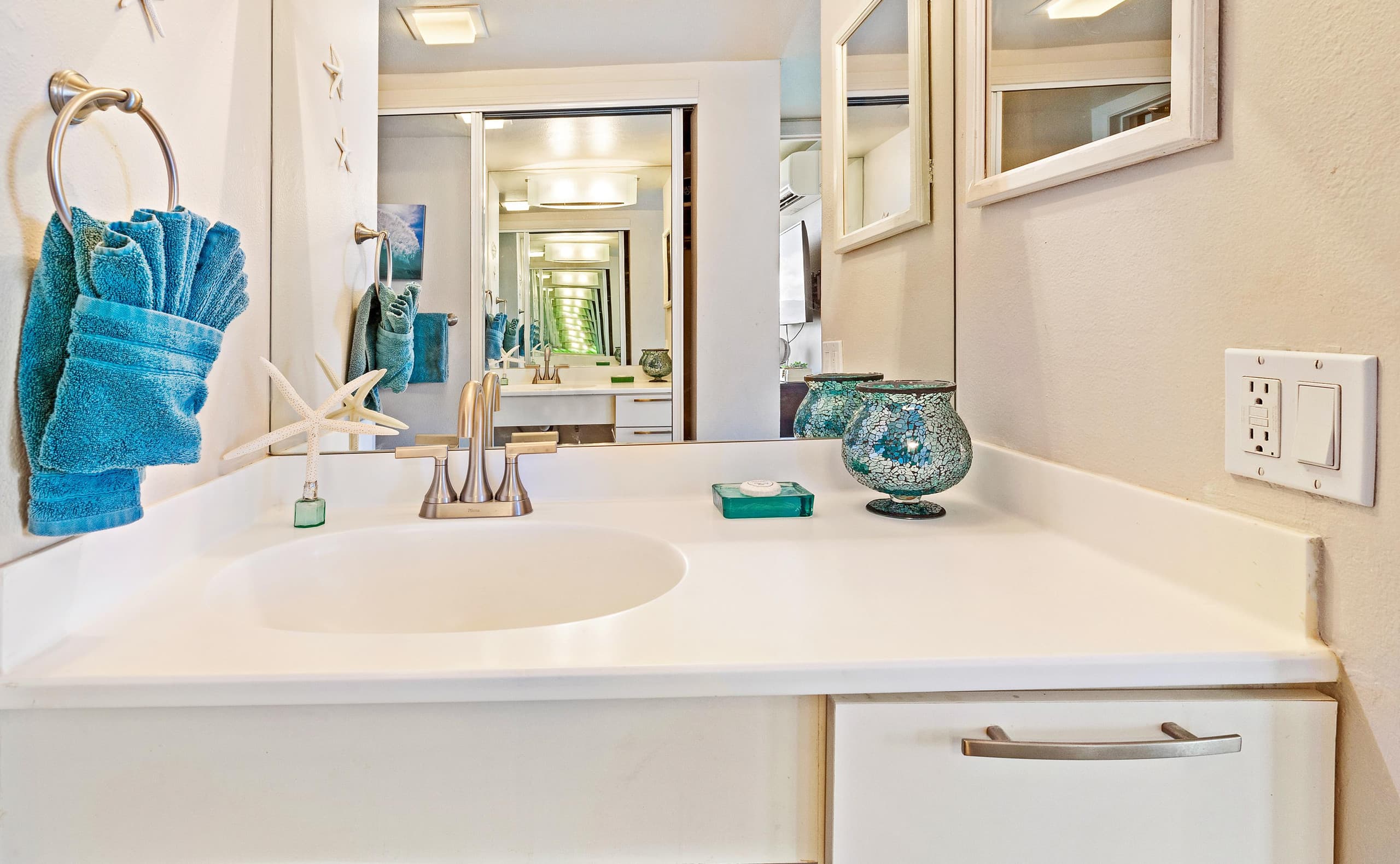 Condo in Lahaina · ★4.96 · 1 bedroom · 1 bed · 1 bath - Image 19