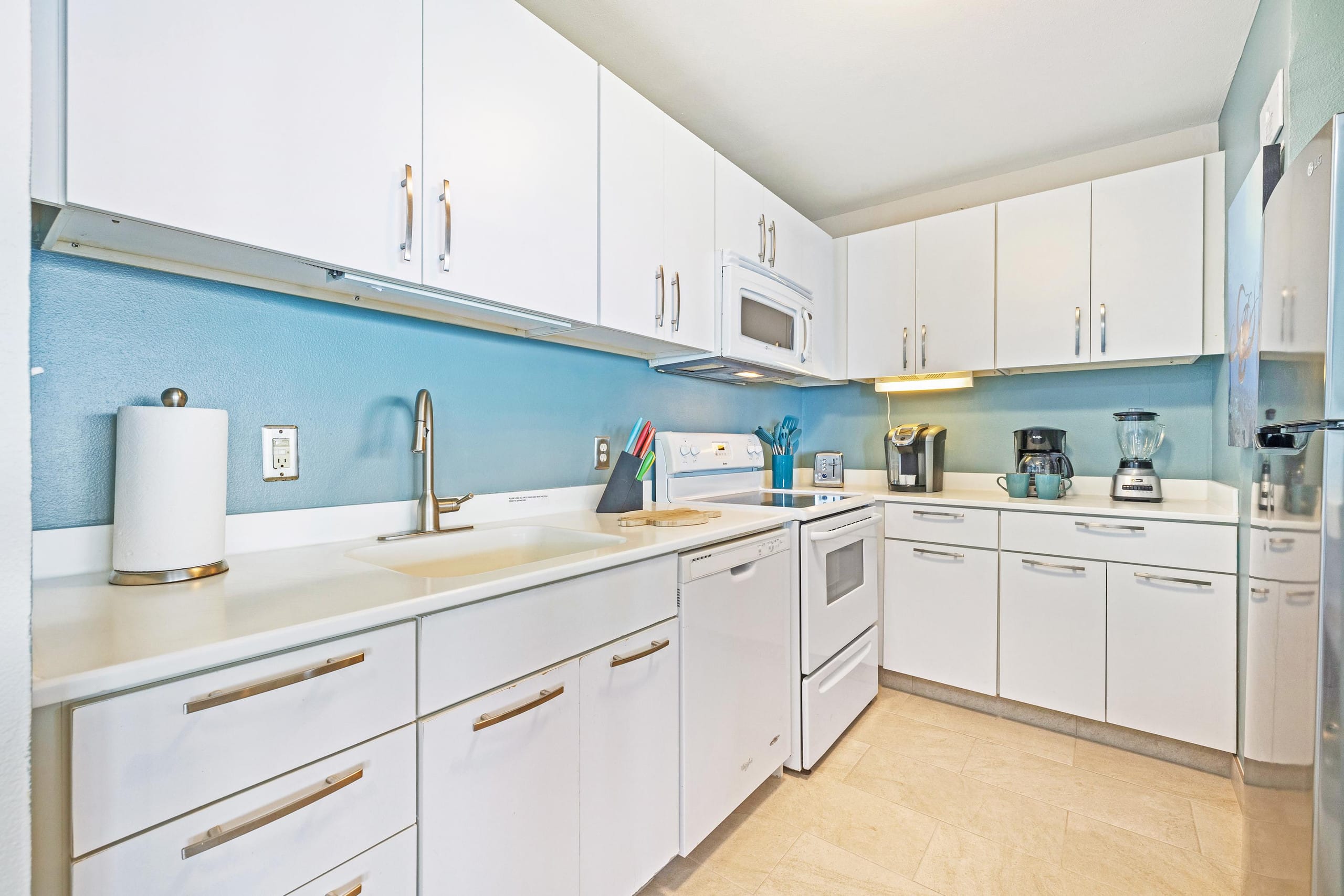 Condo in Lahaina · ★4.96 · 1 bedroom · 1 bed · 1 bath - Image 27