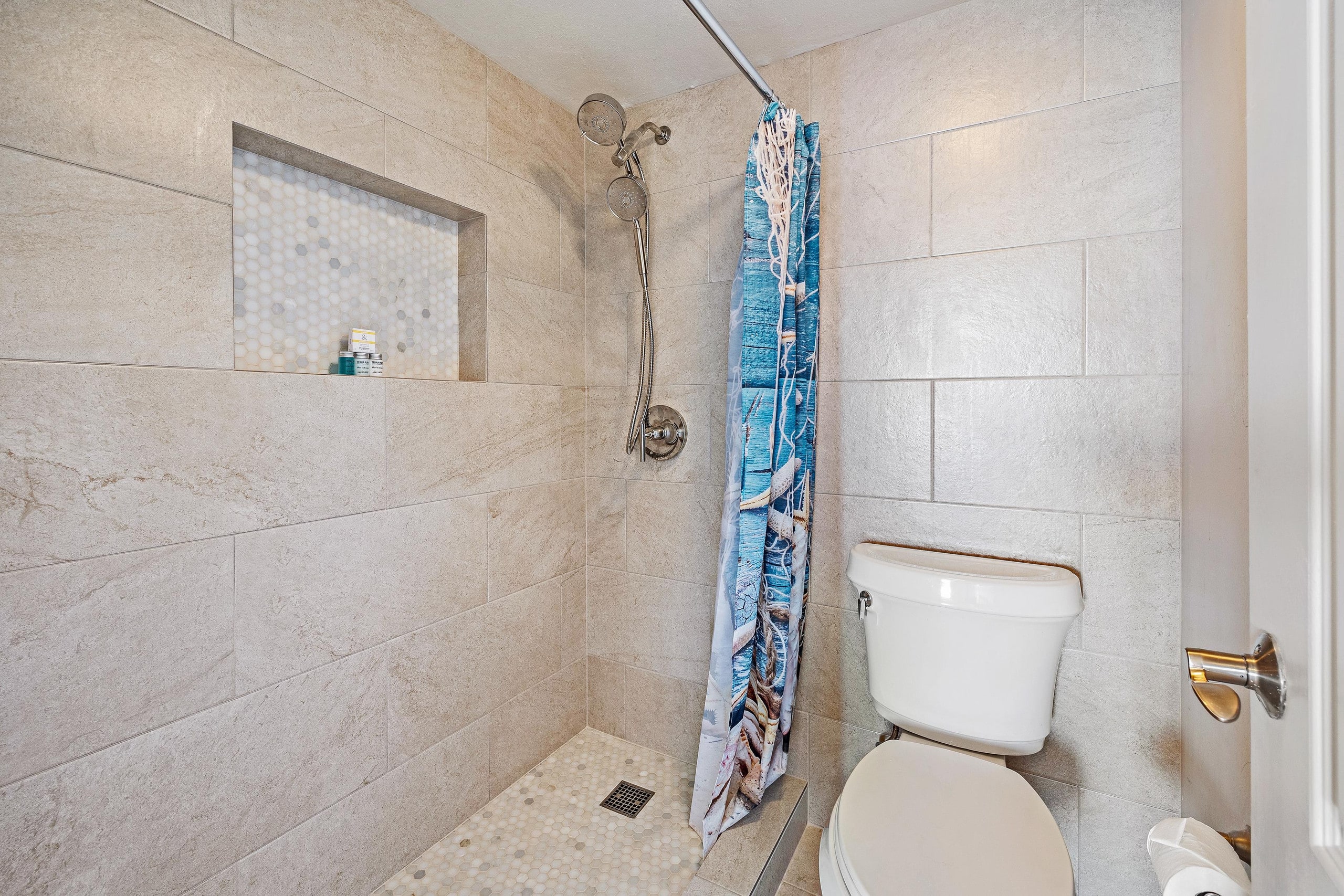 Condo in Lahaina · ★4.96 · 1 bedroom · 1 bed · 1 bath - Image 20