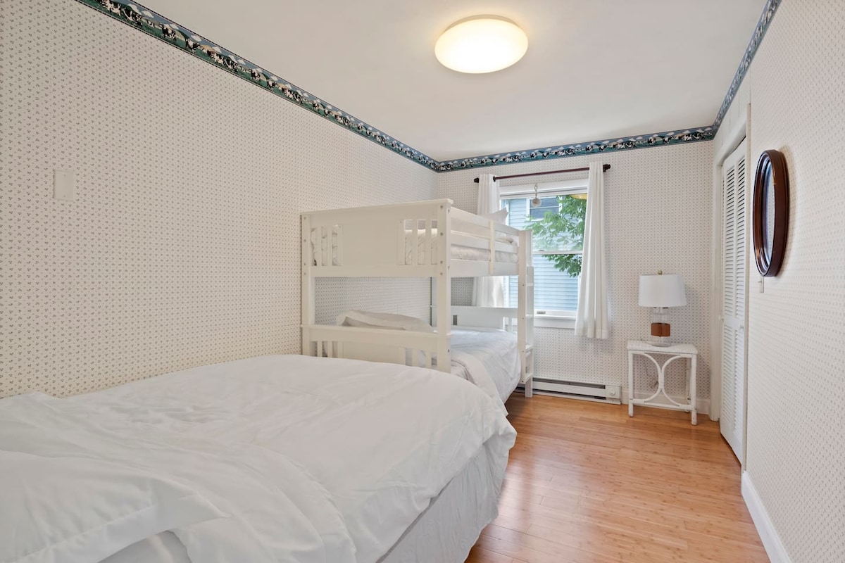 Dvojposteľová a poschodová posteľ pre viac hostí