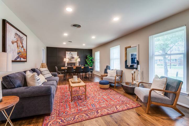 Heated Pool, Shuffleboard, Putting Green, GM RM! gallery image 3