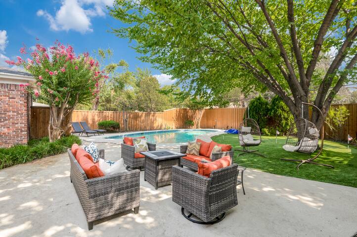 Heated Pool, Shuffleboard, Putting Green, GM RM! gallery image 4