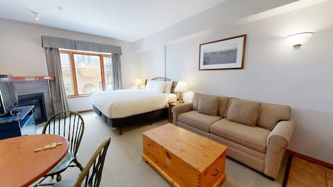 Hearthstone Lodge #214 | 3 Peaks Rentals