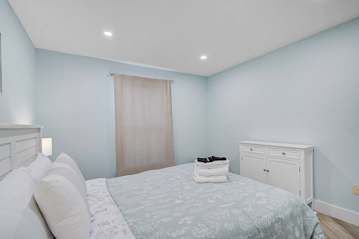 Სასტუმრო ოთახი Queen Bed