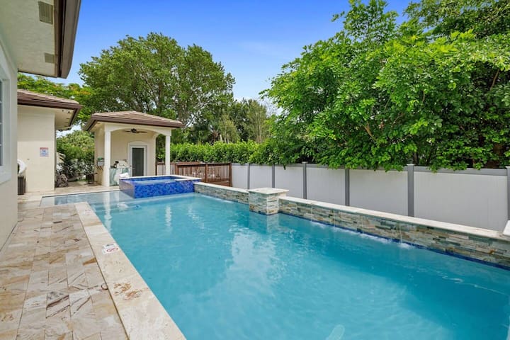 Modern Estate + Heated Pool, HotTub & Game Room!