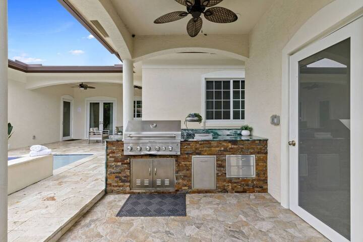 Modern Estate + Heated Pool, HotTub & Game Room! gallery image 4