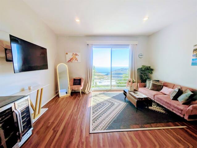 Malibu Luxe 4BR| Panoramic views| Central location gallery image 4