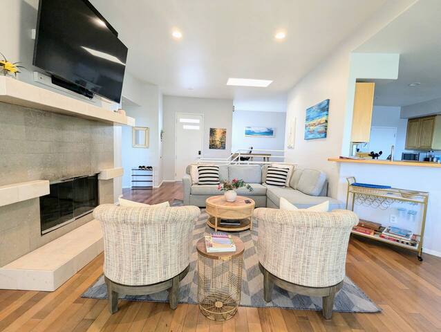 Malibu Luxe 4BR| Panoramic views| Central location gallery image 5