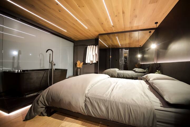 Noir | The Heim Residences gallery image 2