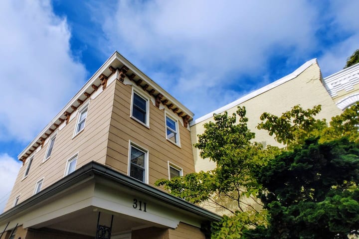Top Floors 3 Blks To Capitol  Deck  Veteran Owned - Washington, DC