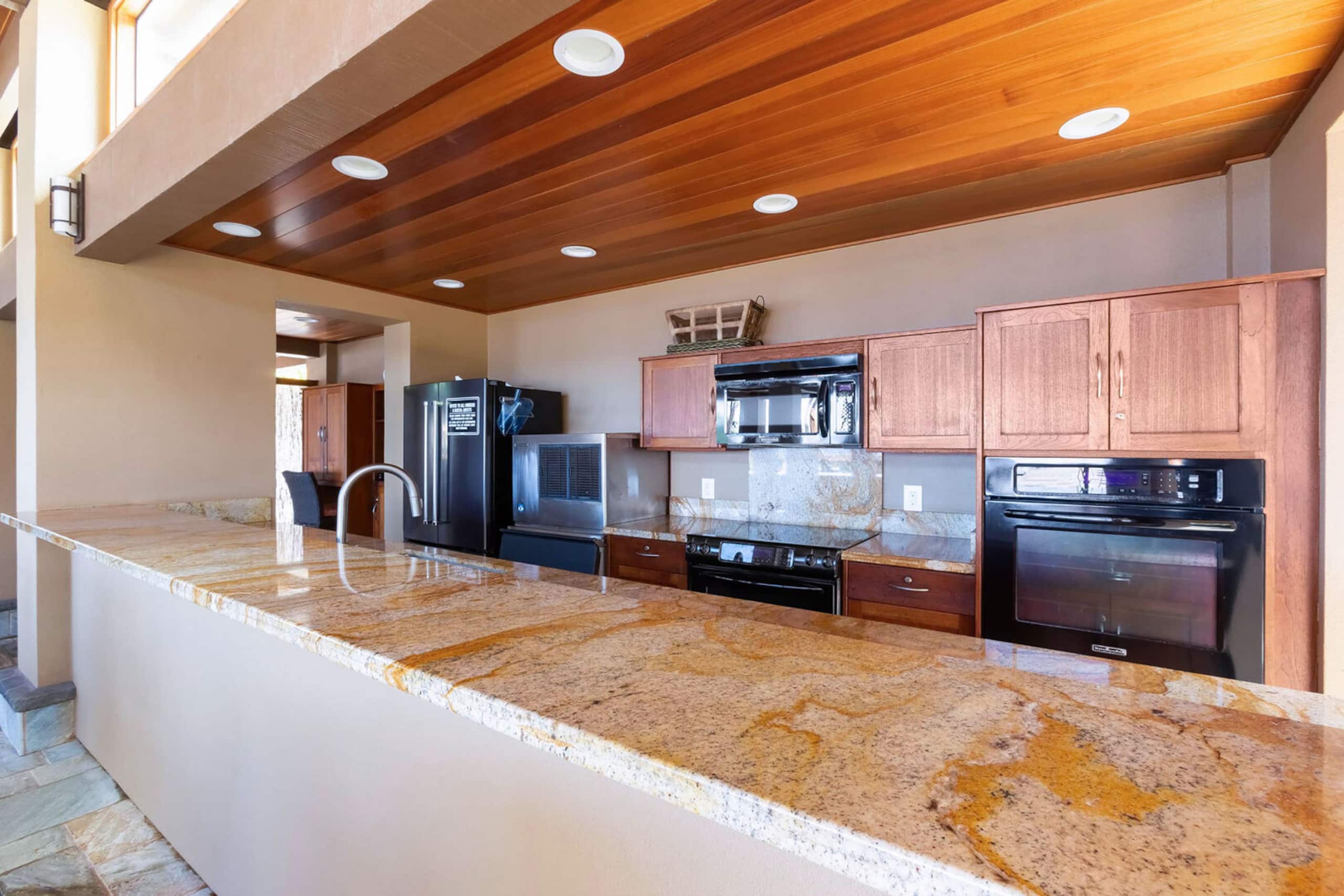 Condo in Kihei · ★4.8 · 1 bedroom · 2 beds · 1 bath - Image 37