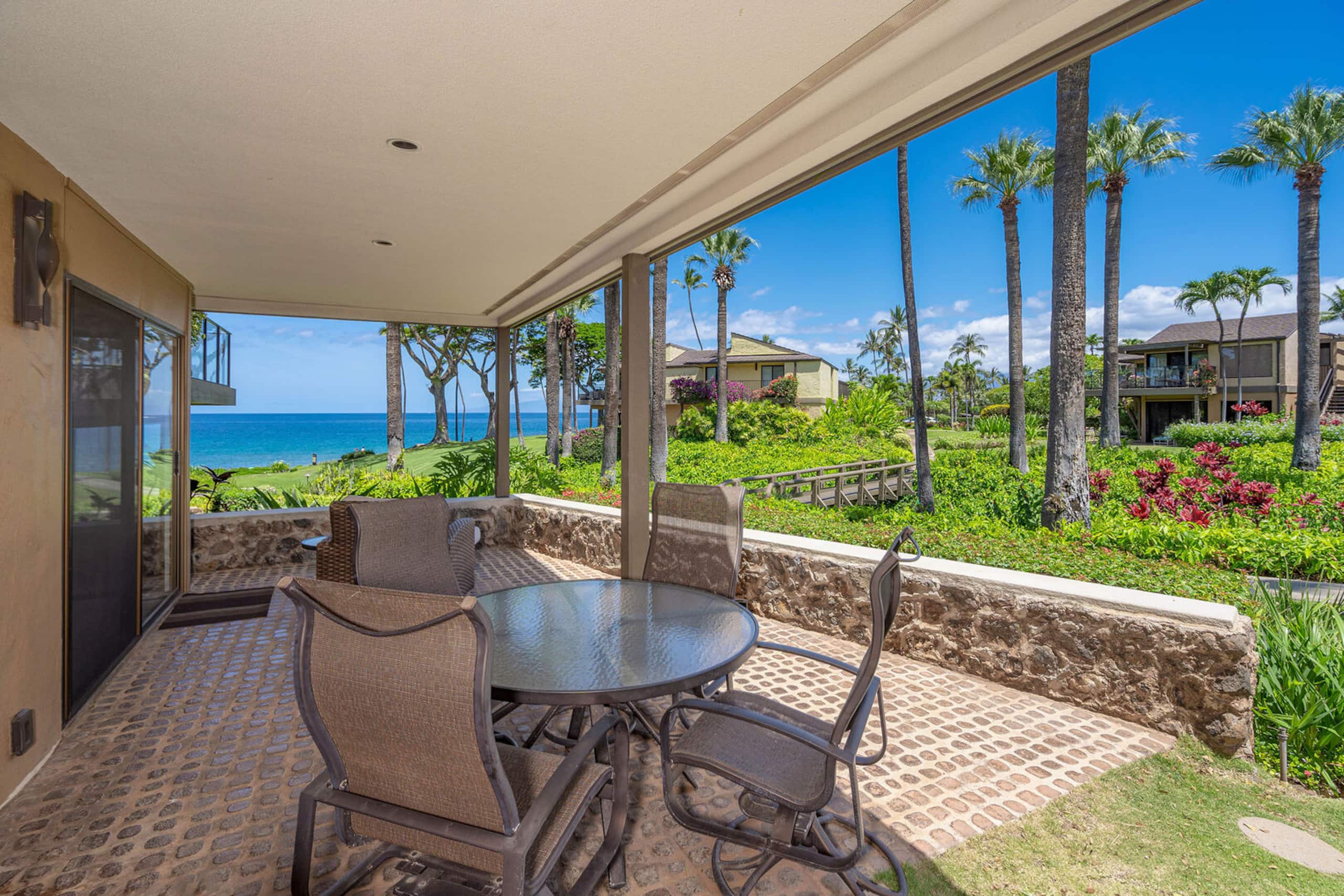 Condo in Kihei · ★4.8 · 1 bedroom · 2 beds · 1 bath - Image 7