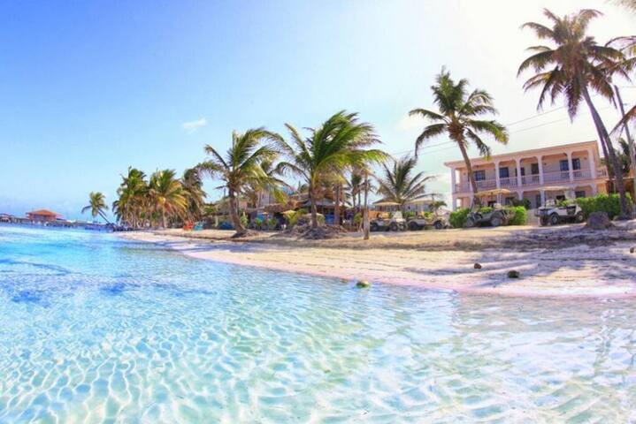 Ocean View Villa – Close To Town With Pool! gallery image 3