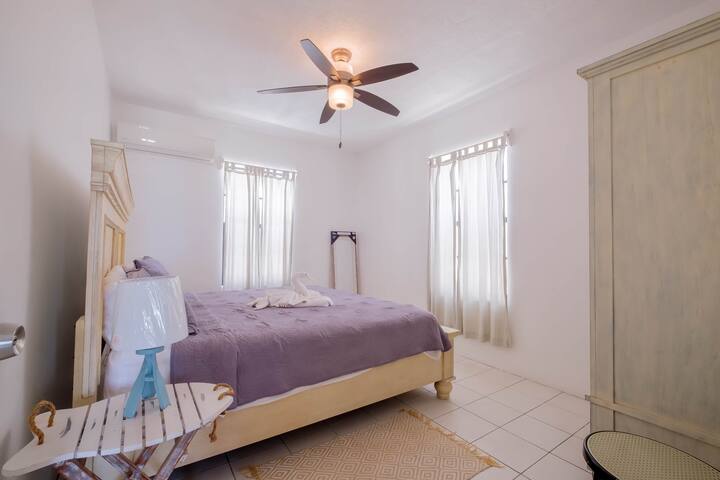 Ocean View Villa – Close To Town With Pool! gallery image 4