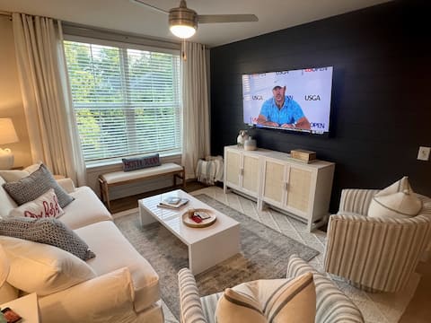 Updated 3BD Condo Short Walk to Square and Grove!