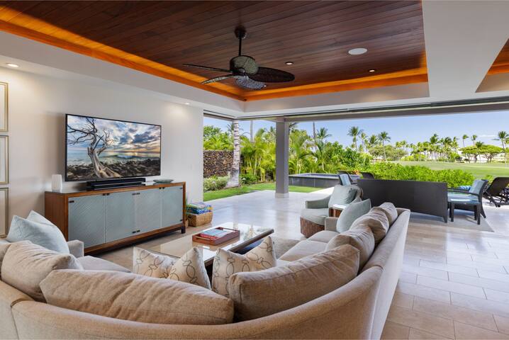 Nanea: Luxury Home w/ Fitness Club Access gallery image 4