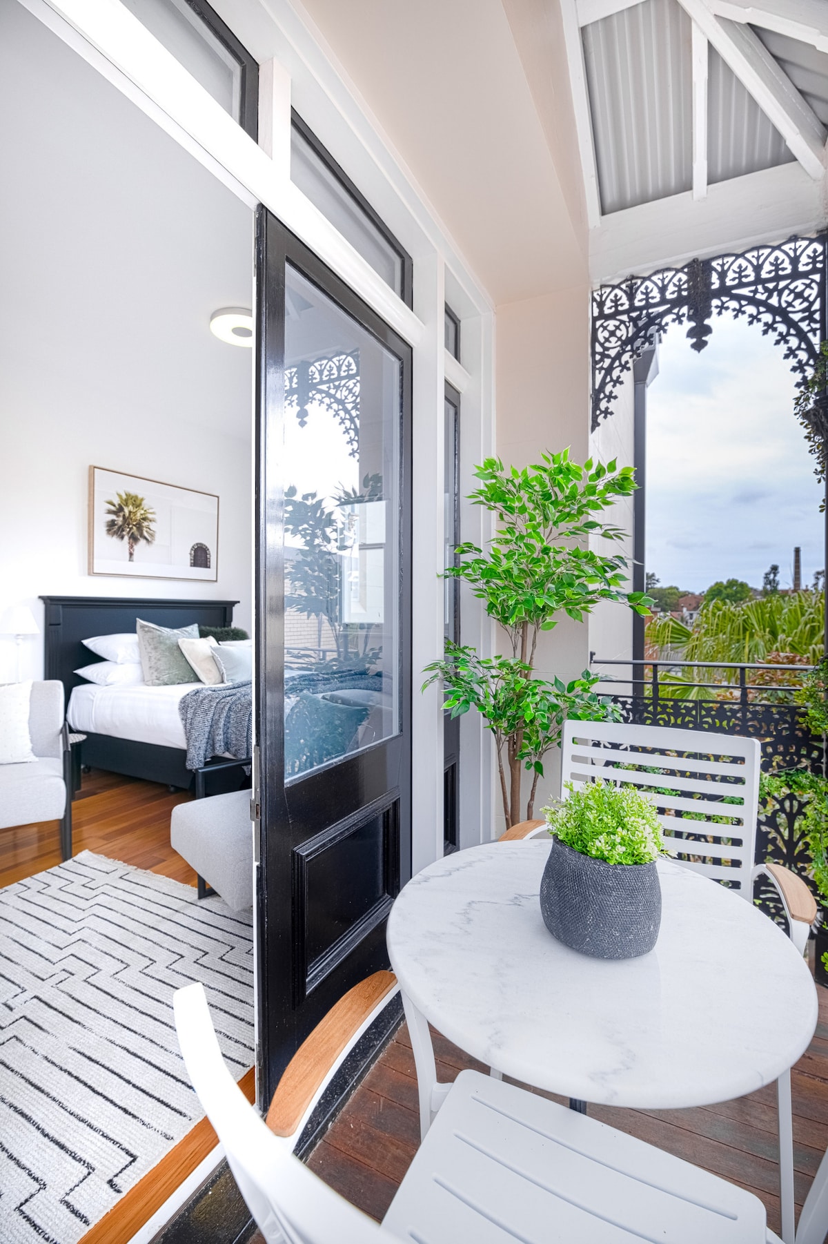 Successful Airbnb property: Designer Styled Studio in Central Trendy Glebe in Glebe
