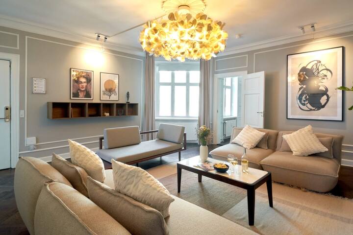 Spacious 4BR Apartment w/Balcony in Central CPH gallery image 2