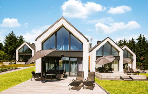 Lovely home in Olsztyn with WiFi