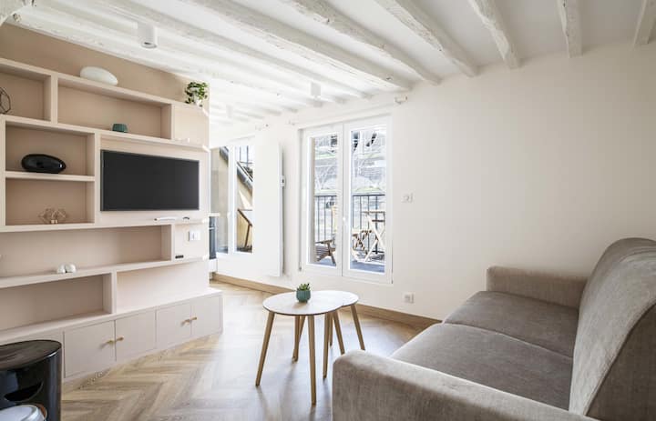 A Bright Studio With Terraza In Grands Boulevards - Paris
